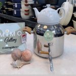 کتری قوری اسیتل KST با قوری چینی و دسته چوبی الف