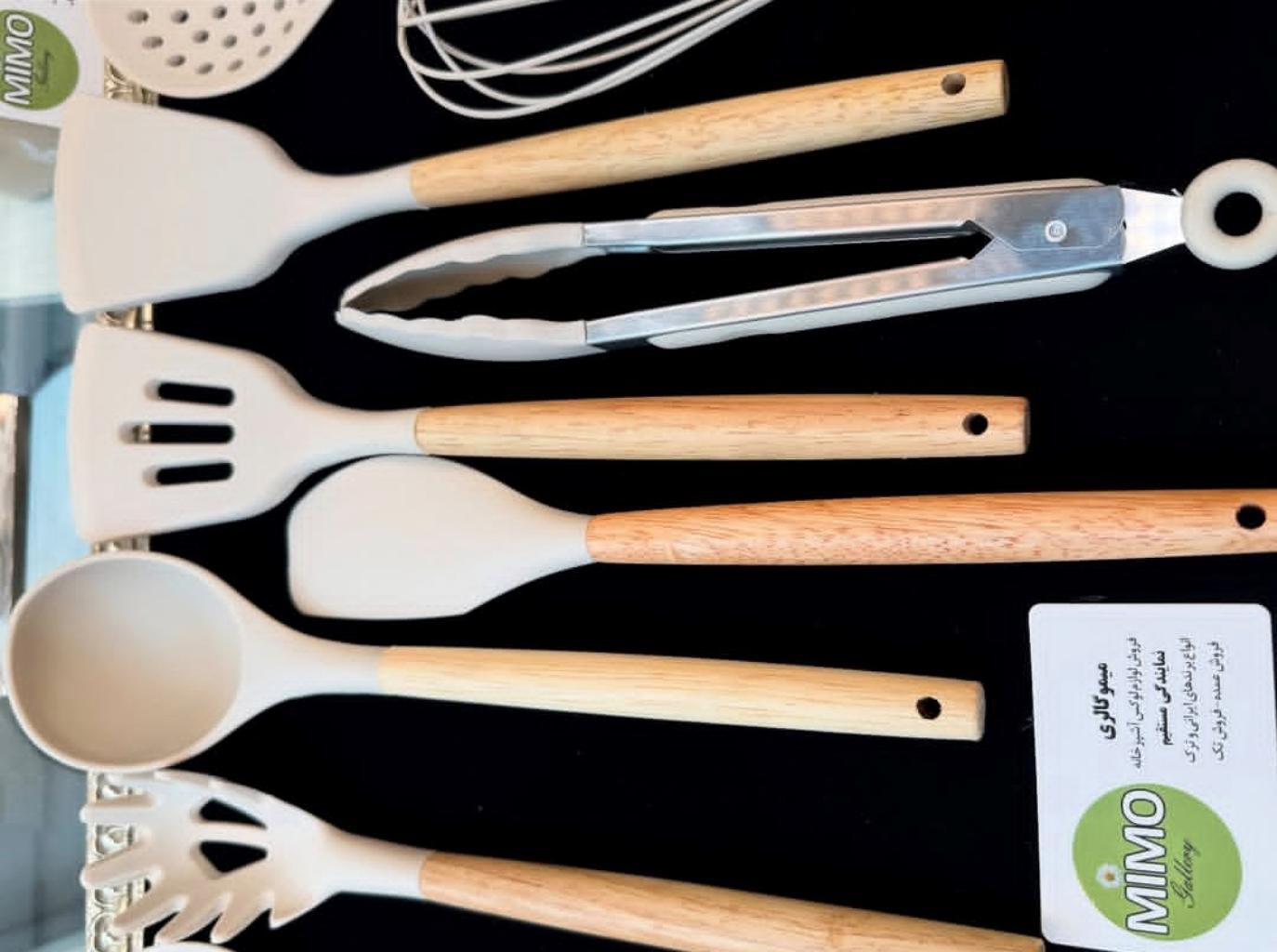 سرویس کفگیر ملاقه 13 پارچه کیچن وار ست مدل سلیکونی از زاویه بالا