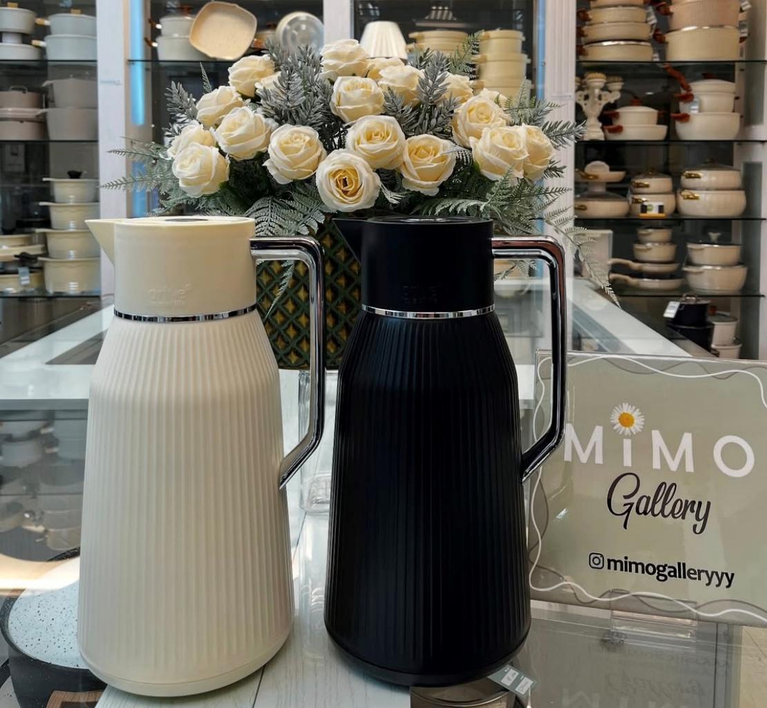 mini_Screenshot_20250517_124457_Instagram فلاسک شیشه صورتی برند orive الف هردو رنگ کرم و مشکی