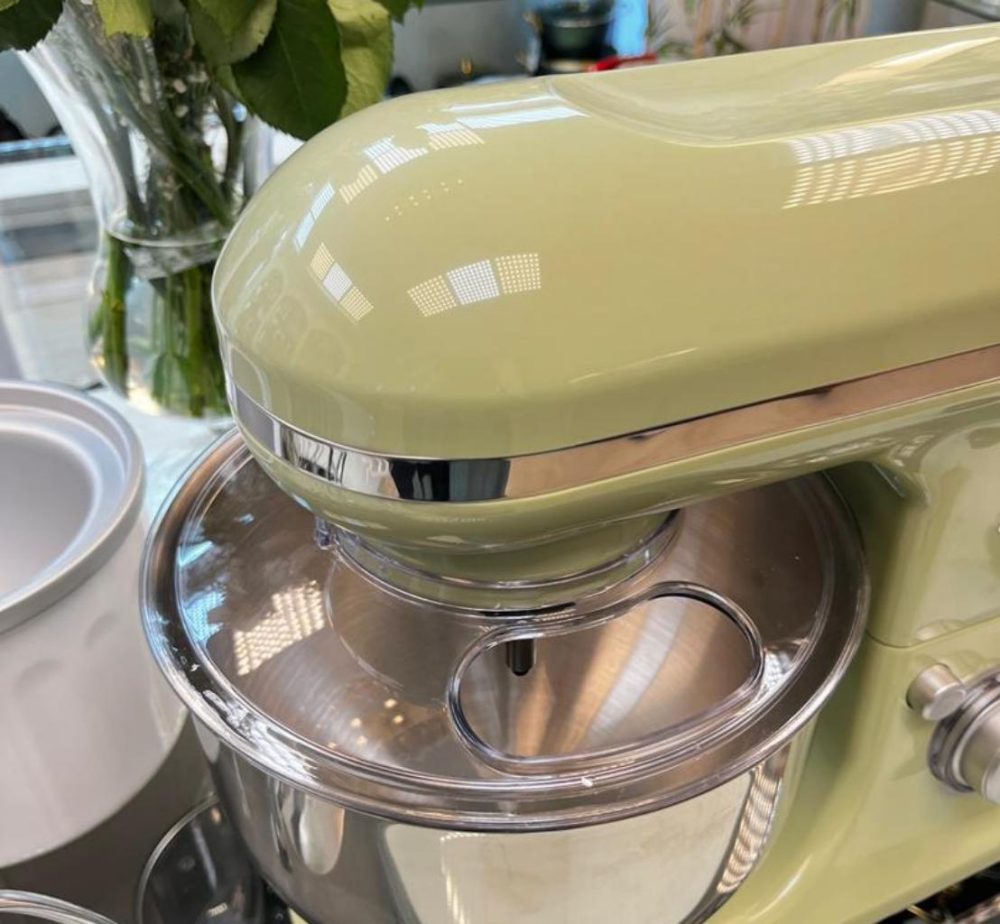 همزن کاسه‌دار سکوتک 1200 وات 1200 وات  Cecotec Cecomixer Merengue 5L 1200 Green ، حرکت سیاره‌ای و کاسه ۵ لیتری ج زاویه از بالا
