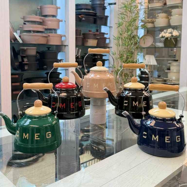 1_11zon (21) کتری لعابی طرح دار برند اسمگ الف